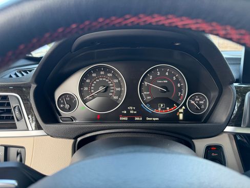 Used 2018 BMW 330i xDrive Wagon image 11