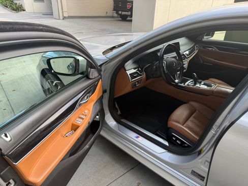 Used 2017 BMW 750i xDrive image 13