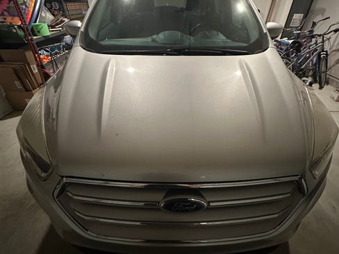 Used 2017 Ford Escape SE FWD image 9