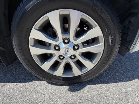 Used 2010 Toyota Tundra Limited RWD image 16