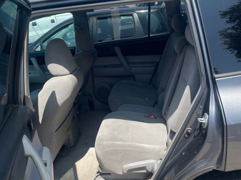 Used 2010 Toyota Highlander 2WD image 9