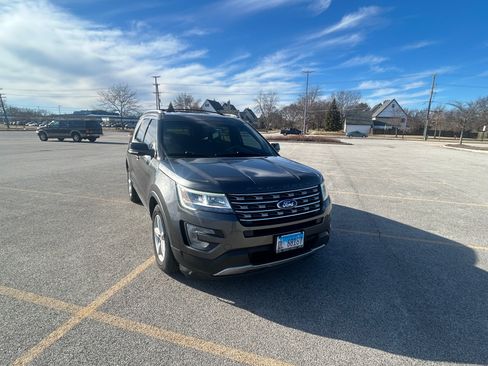Used 2016 Ford Explorer XLT image 15