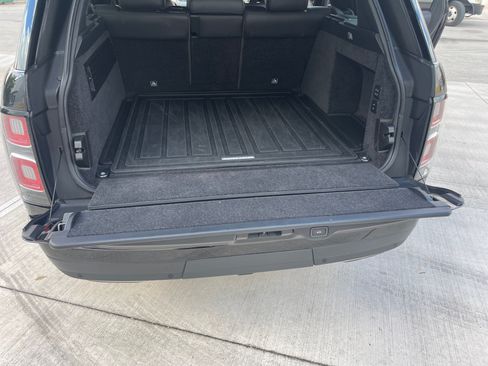 Used 2022 Land Rover Range Rover P525 Westminster Edition image 6