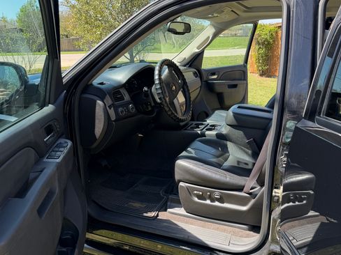 Used 2014 Chevrolet Tahoe LT image 14