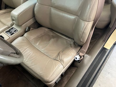 Used 1993 Cadillac Eldorado FWD image 8