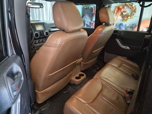 Used 2013 Jeep Wrangler Unlimited Sahara w/ Dual Top Group image 8