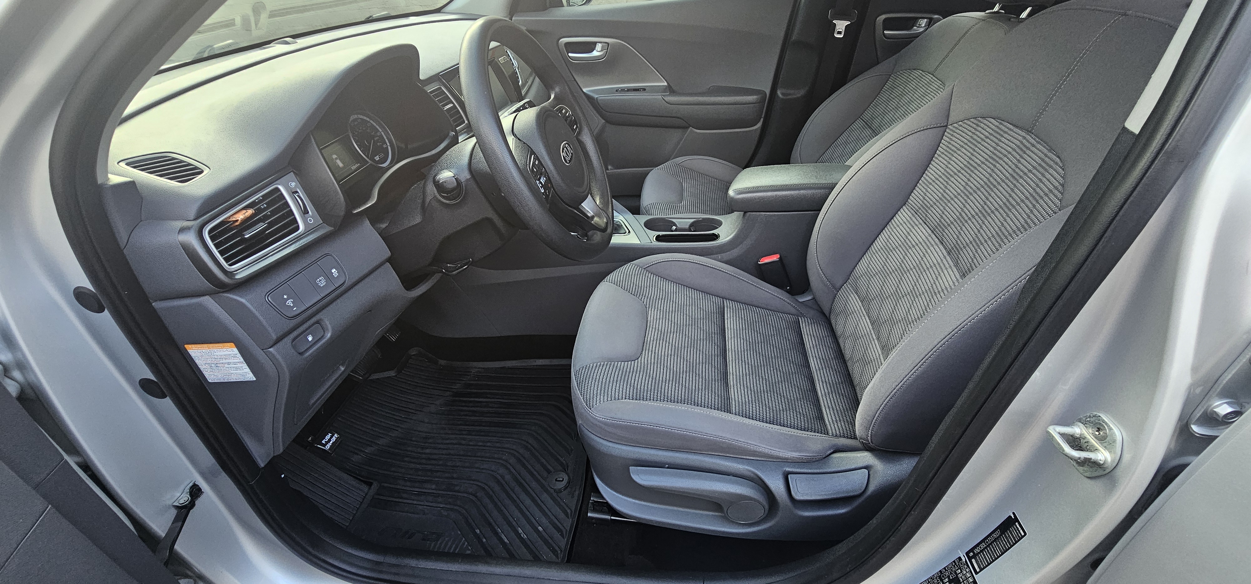 Used 2018 Kia Niro LX FWD image 9