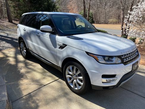 Used 2015 Land Rover Range Rover Sport HSE image 2