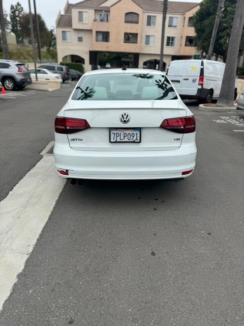 Used 2016 Volkswagen Jetta Sport w/ Lighting Package FWD image 10