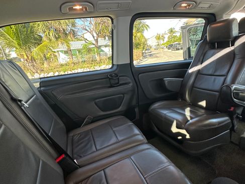 Used 2017 Mercedes-Benz Metris Passenger image 17