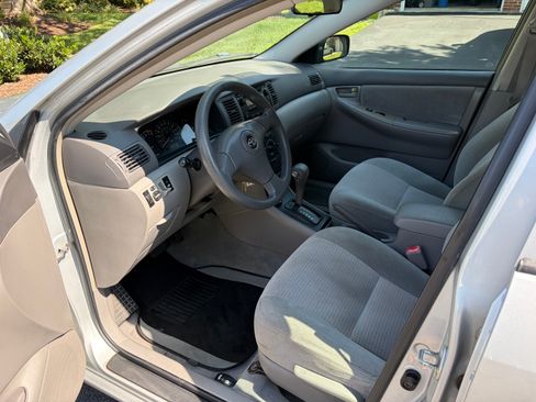 Used 2007 Toyota Corolla CE w/ Upgrade Pkg FWD image 11