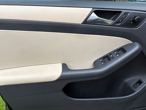 Used 2012 Volkswagen Jetta SE image 11