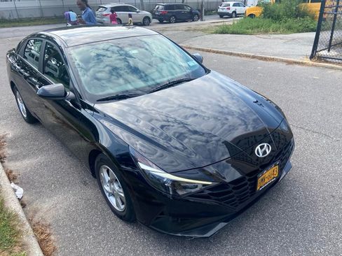 Used 2023 Hyundai Elantra SE w/ Preferred Accessory Package image 22