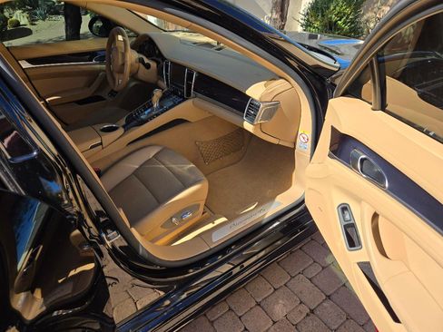 Used 2010 Porsche Panamera 4S image 18