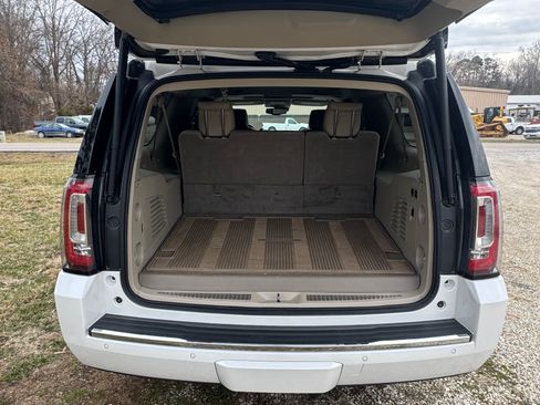 Used 2020 GMC Yukon XL Denali w/ Open Road Package image 17