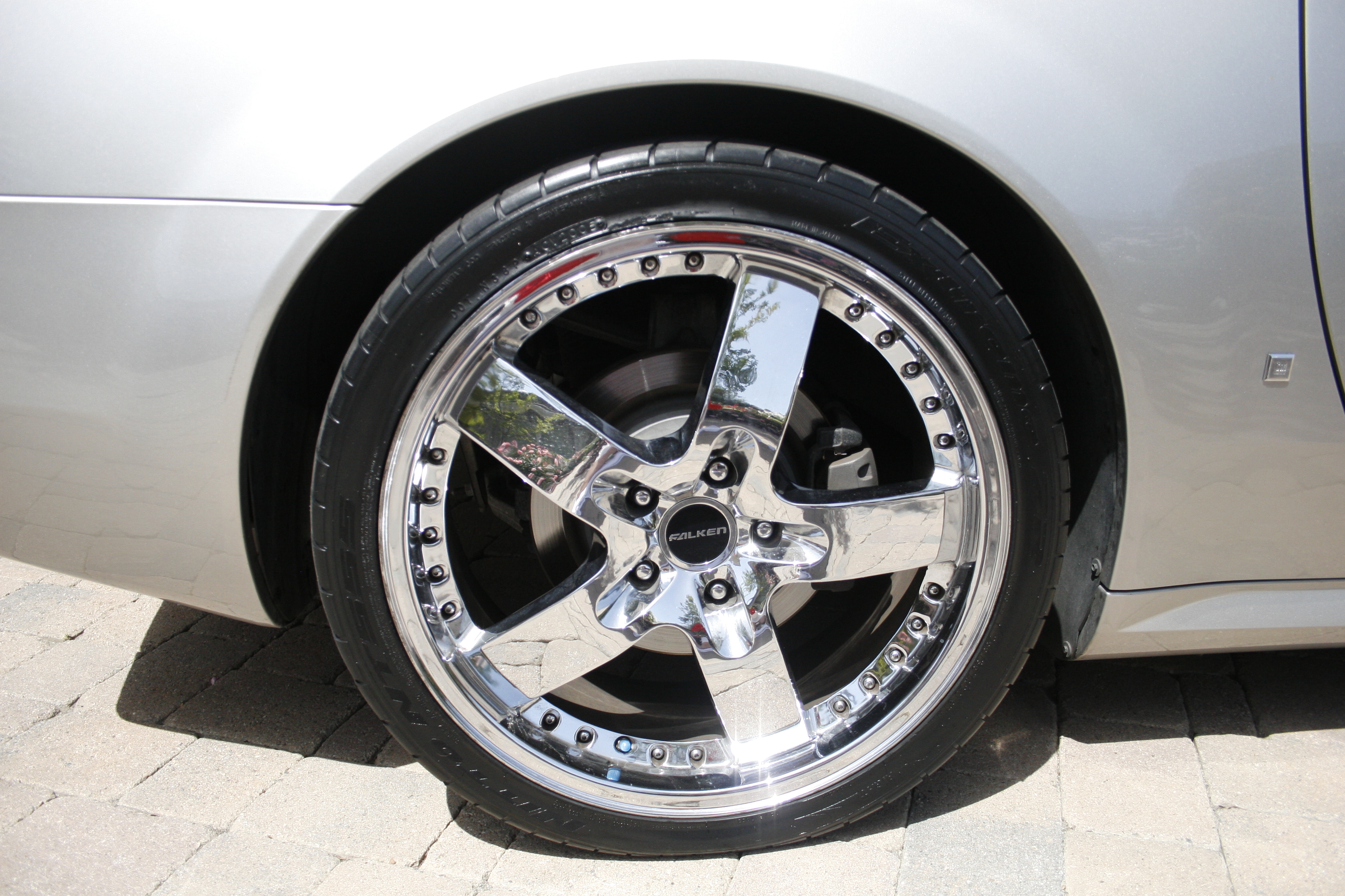 Used 2006 Cadillac XLR RWD image 18
