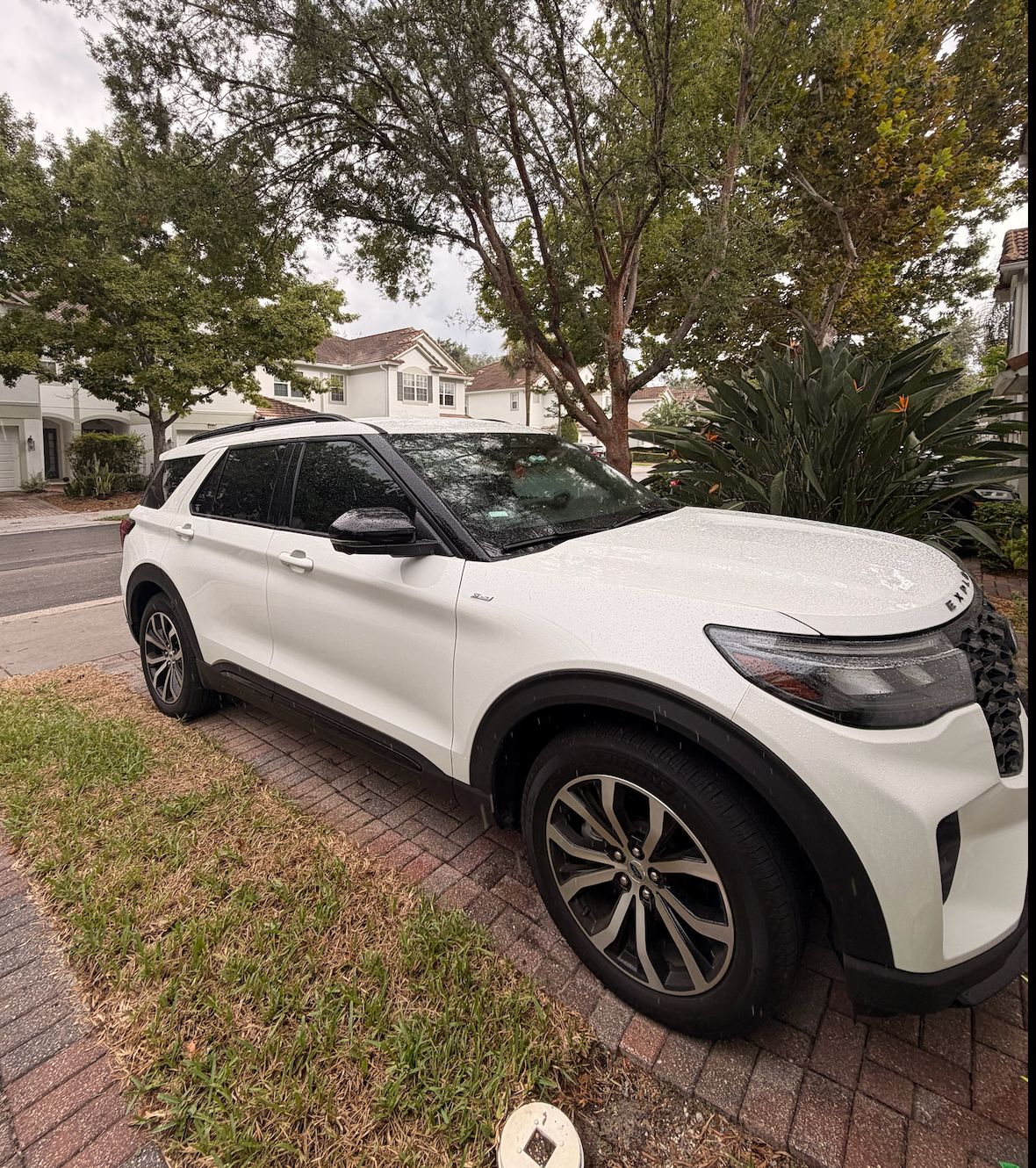 Used 2025 Ford Explorer ST-Line RWD image 2
