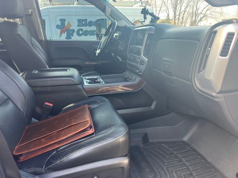 Used 2019 GMC Sierra 2500 SLT w/ Duramax Plus Package image 8