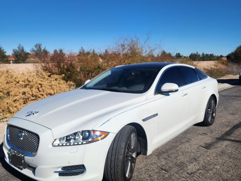 Used 2013 Jaguar XJ AWD image 2