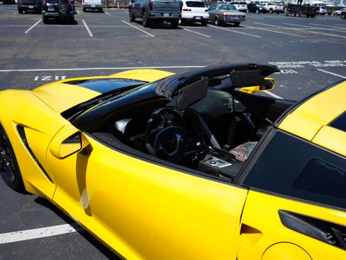 Used 2015 Chevrolet Corvette Stingray Coupe RWD image 9