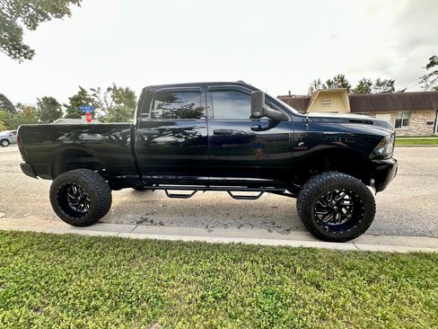 Used 2012 RAM 2500 SLT image 2