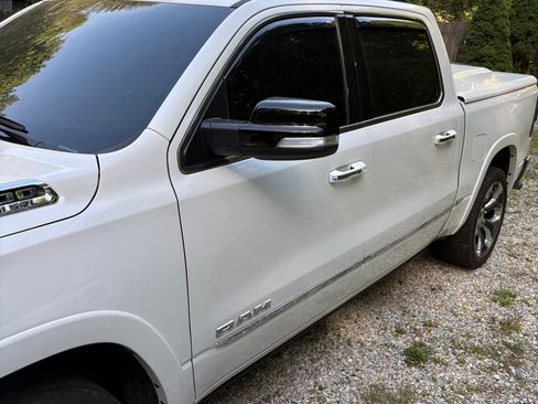 Used 2019 RAM 1500 Limited AWD/4WD image 2