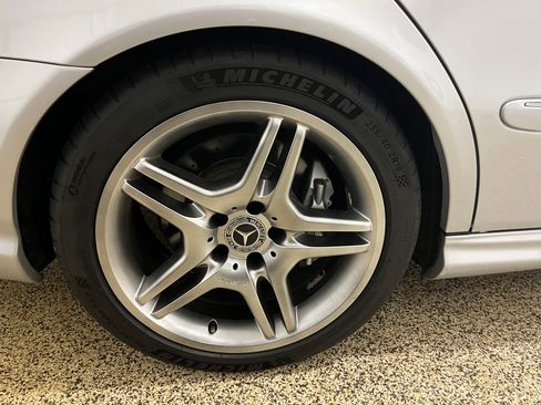 Used 2006 Mercedes-Benz E 55 AMG Sedan image 4