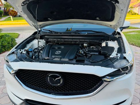 Used 2019 MAZDA CX-5 Touring image 18