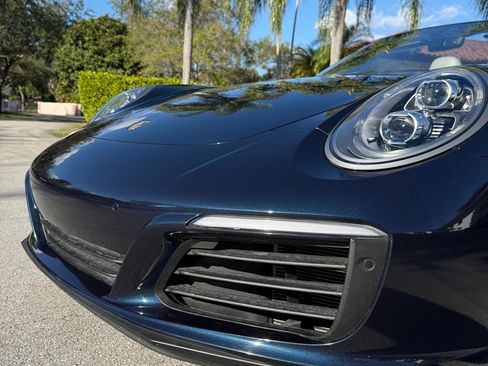 Used 2018 Porsche 911 Carrera 4 image 15