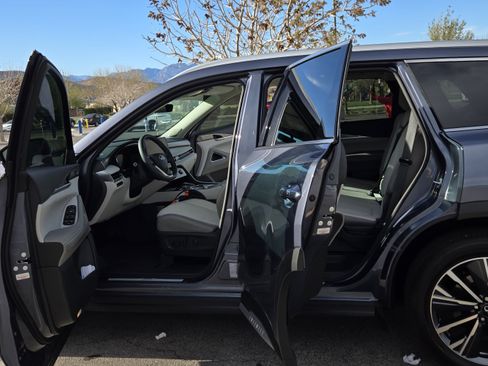 Used 2026 INFINITI QX60 Luxe w/ Cargo Package image 8