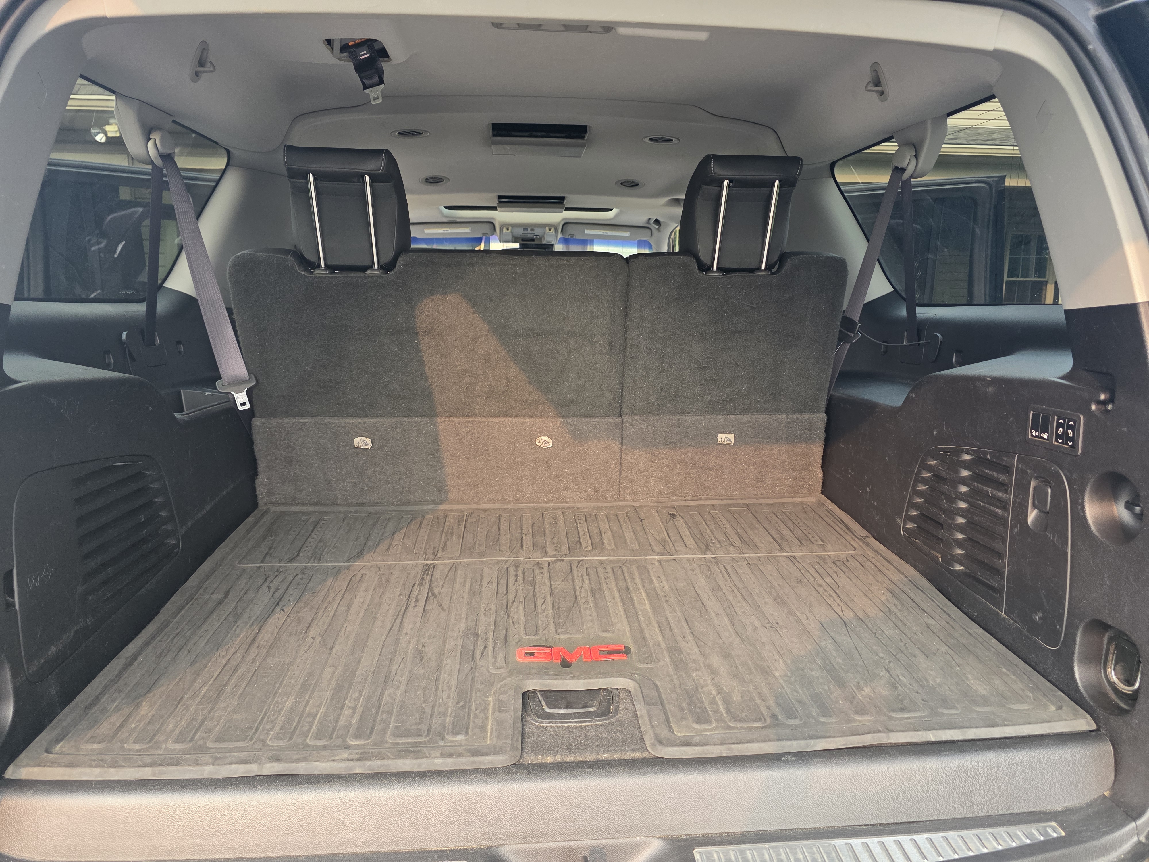 Used 2015 GMC Yukon XL SLT w/ Open Road Package AWD/4WD image 10
