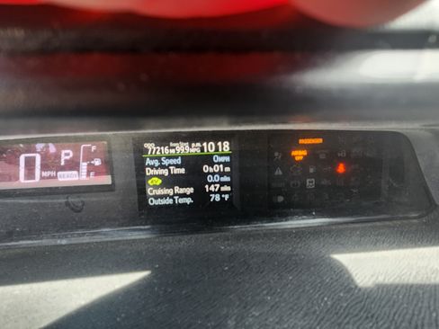 Used 2016 Toyota Prius C Two image 14