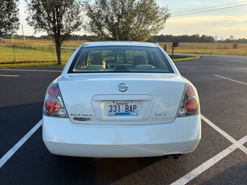 Used 2005 Nissan Altima 2.5 S w/ (S02) Side Airbags Pkg FWD image 6