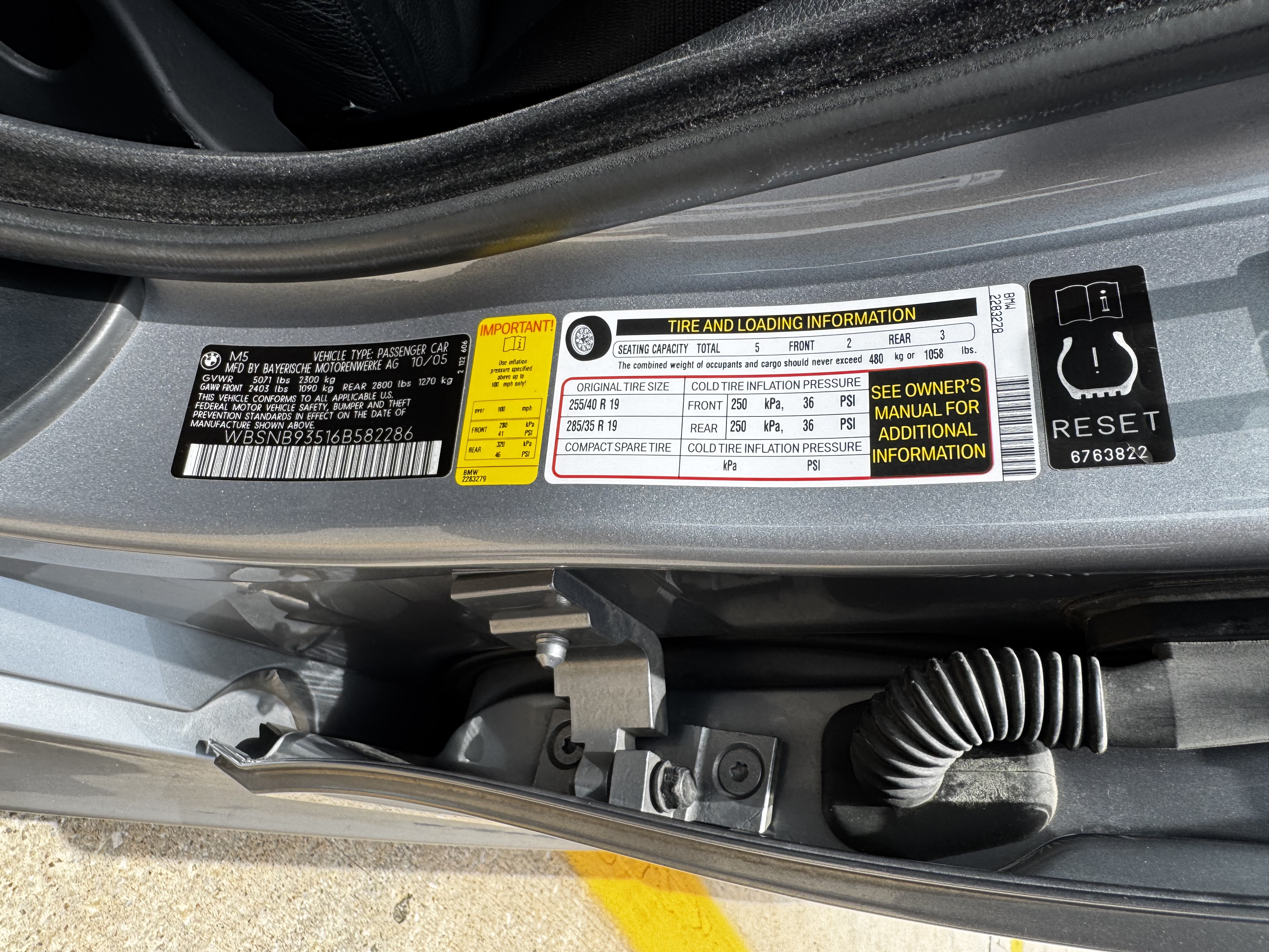 Used 2006 BMW M5 RWD image 24