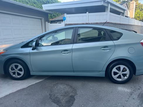 Used 2013 Toyota Prius Three image 1