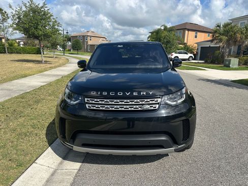 Used 2020 Land Rover Discovery HSE image 1