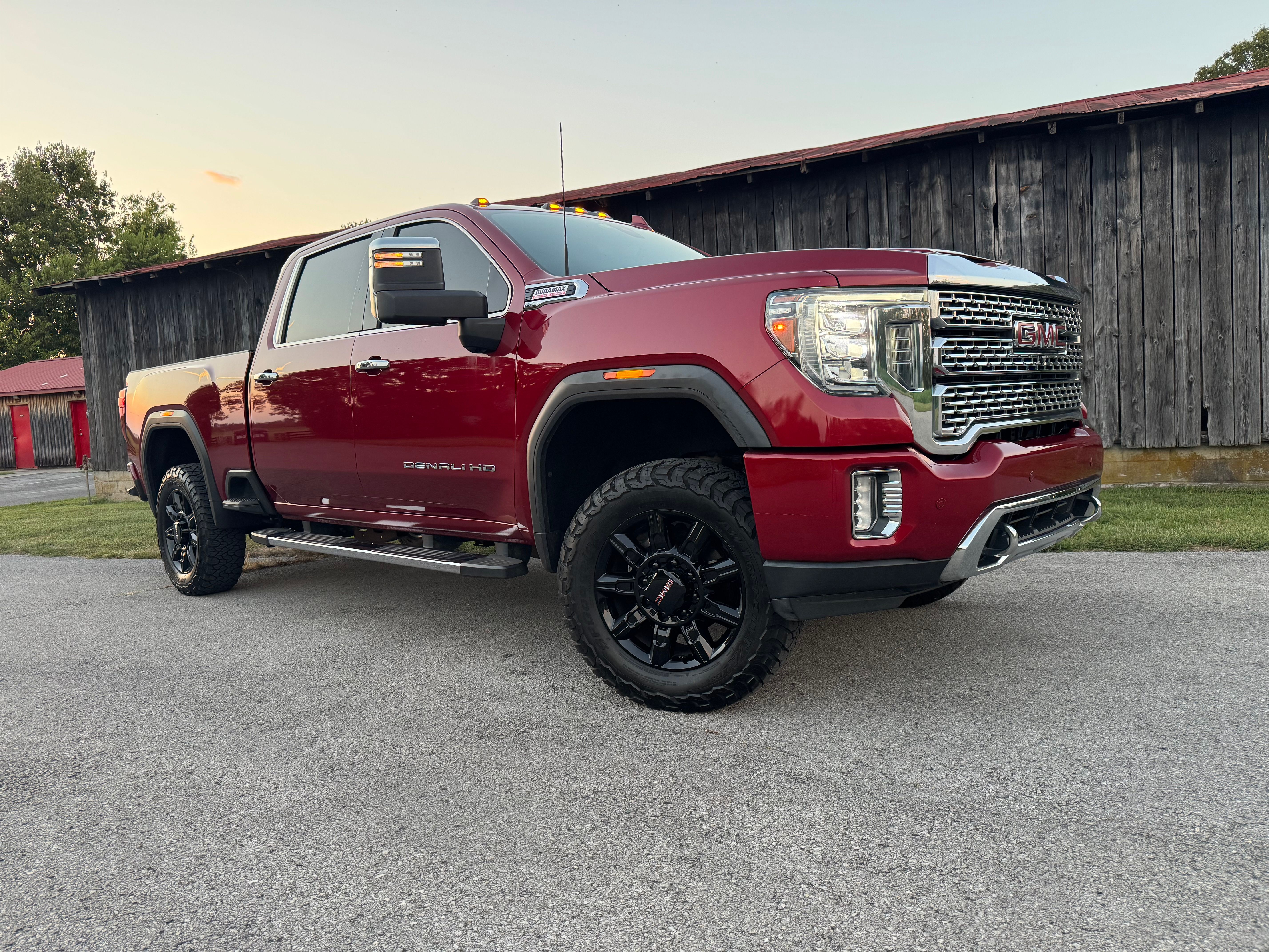 Used 2023 GMC Sierra 2500 Denali w/ Denali Ultimate Package AWD/4WD image 1