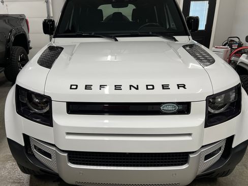 Used 2023 Land Rover Defender 110 S image 4