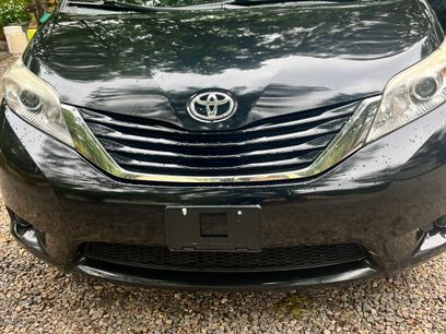 Used 2016 Toyota Sienna LE