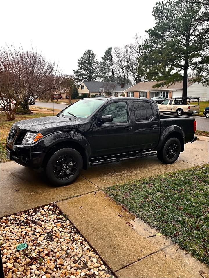 Used 2019 Nissan Frontier SV w/ Value Truck Package AWD/4WD image 1