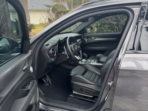 Used 2024 Alfa Romeo Stelvio Veloce image 6