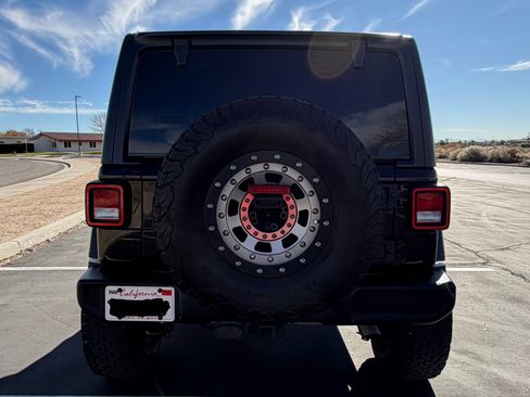 Used 2018 Jeep Wrangler Unlimited Sport image 16