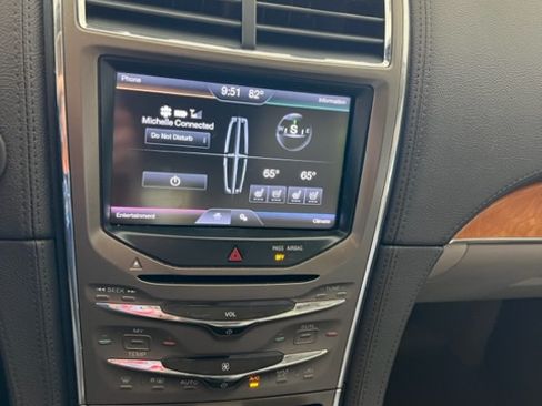 Used 2014 Lincoln MKX FWD w/ Walnut Swirl Wood Package image 12