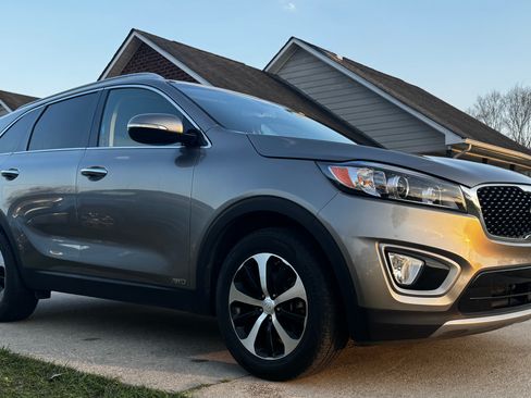 Used 2016 Kia Sorento EX image 5