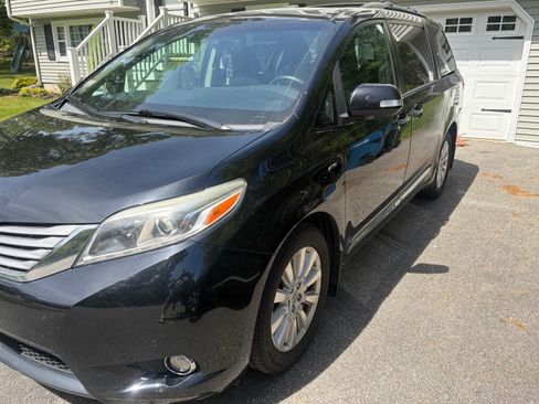 Used 2017 Toyota Sienna Limited Premium w/ Protection Package AWD/4WD image 15