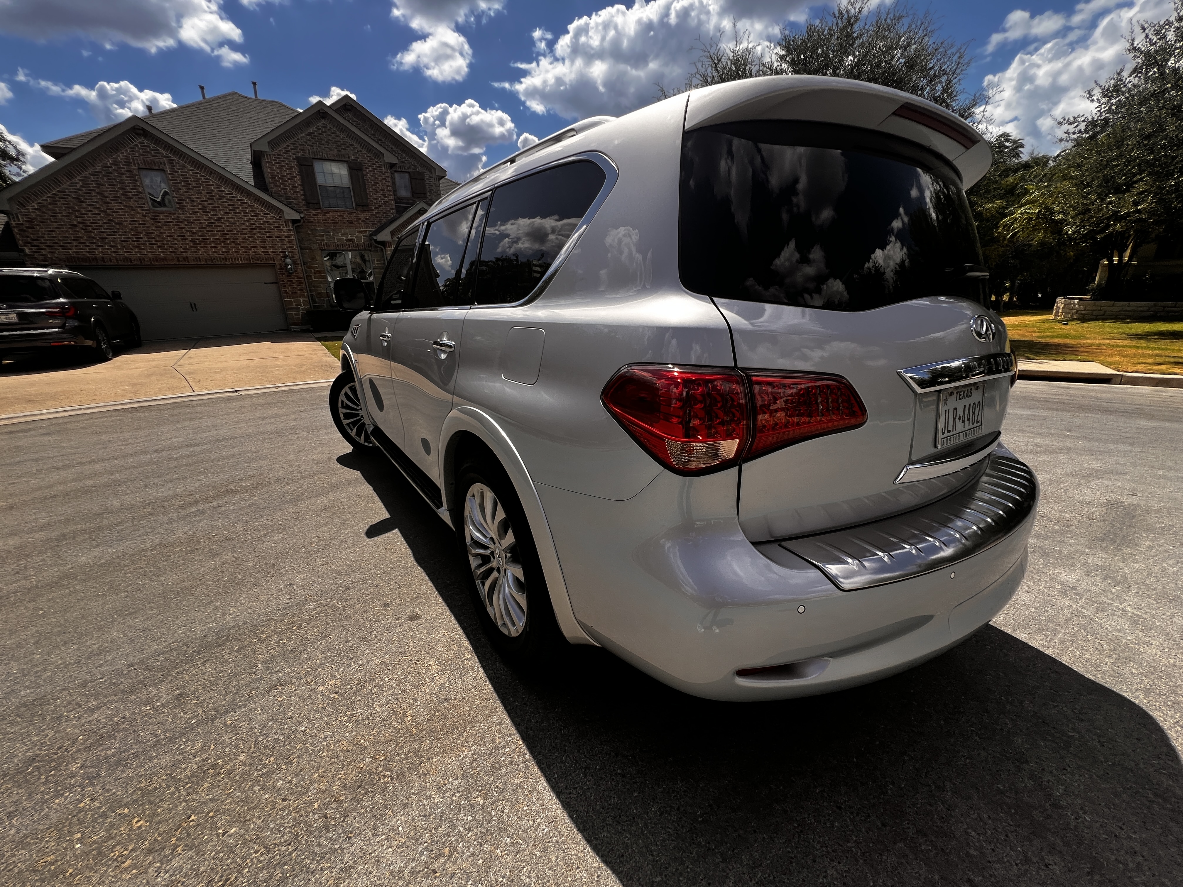 Used 2016 INFINITI QX80 2WD w/ Deluxe Technology Package image 11