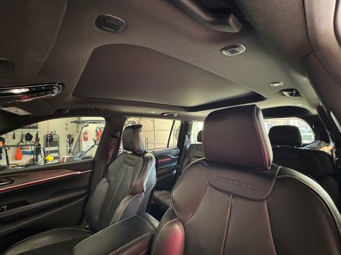 Used 2021 Jeep Grand Cherokee L Overland w/ Advanced Protech Group III image 16