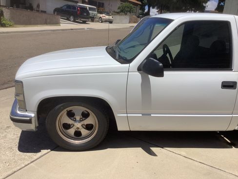 Used 1998 Chevrolet Silverado 1500 2WD Regular Cab w/ Preferred Equipment Group 2 image 1