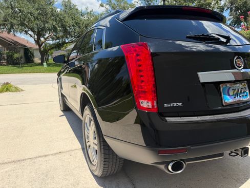Used 2013 Cadillac SRX FWD image 9