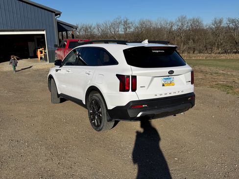Used 2021 Kia Sorento EX w/ EX AWD X-Line Package image 13